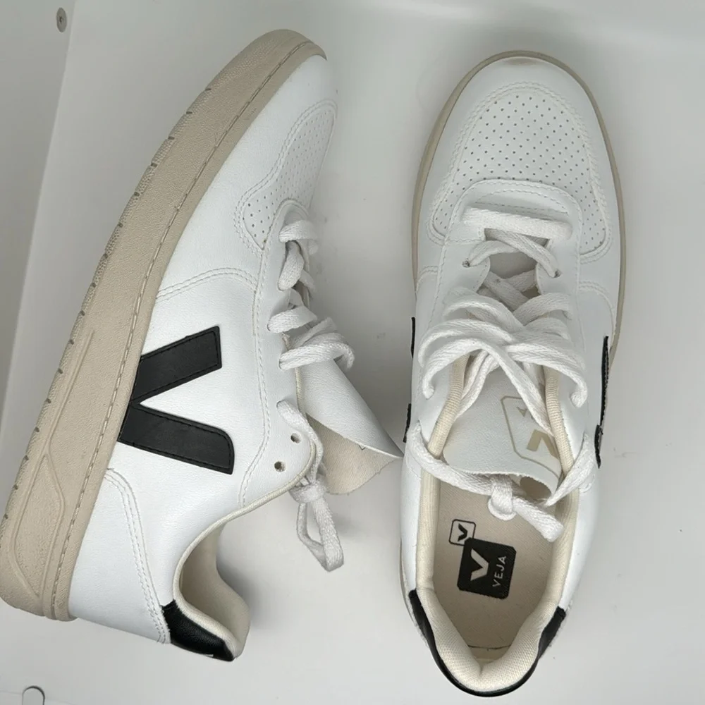 Free‎ People Veja V-10 Platform Low Top Casual White Black Leather Sneakers Sz9